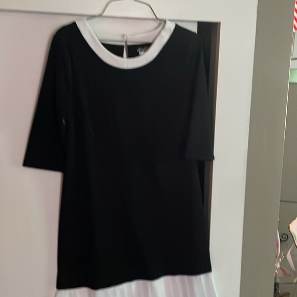 Cleaning clothes out of closet perfect fore the holidays or family funer - Picture 3 of 3